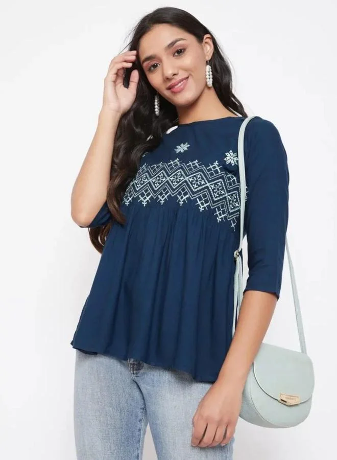 WineRed بلوزة رايون بحافة واسعة مطرزة